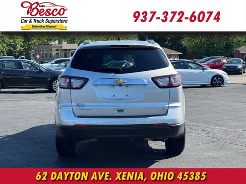 Used 2017 Chevrolet Traverse LT FWD image 5