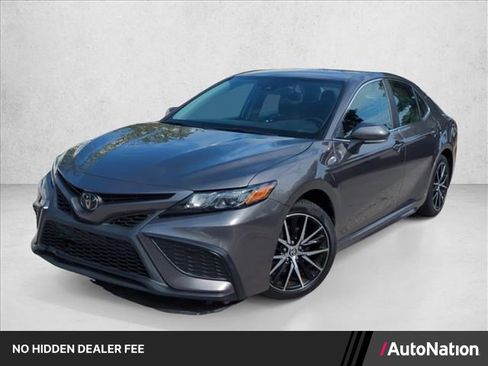 Used 2023 Toyota Camry SE FWD image 1