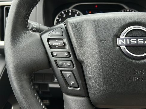 Used 2025 Nissan Frontier SV w/ SV Convenience Package RWD image 28