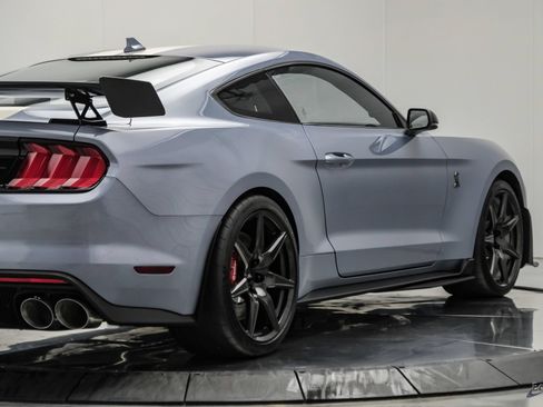 Used 2022 Ford Mustang Shelby GT500 w/ Carbon Fiber Track Pack RWD image 24