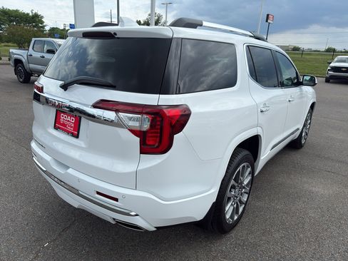 Used 2023 GMC Acadia Denali w/ Denali Technology Package FWD image 5