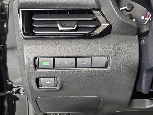 Certified 2021 Nissan Sentra SV FWD image 24
