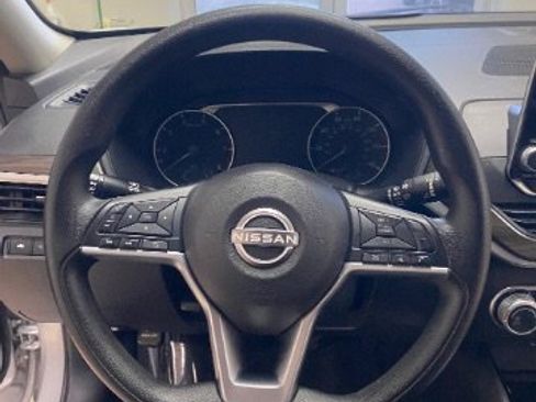 Used 2024 Nissan Altima 2.5 SV image 26