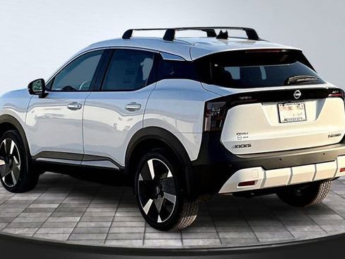 New 2026 Nissan Kicks SR AWD/4WD image 3