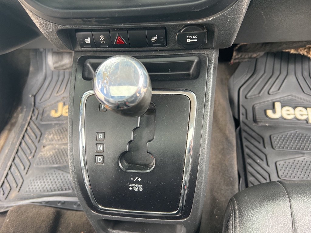 Used 2016 Jeep Patriot High Altitude FWD image 16
