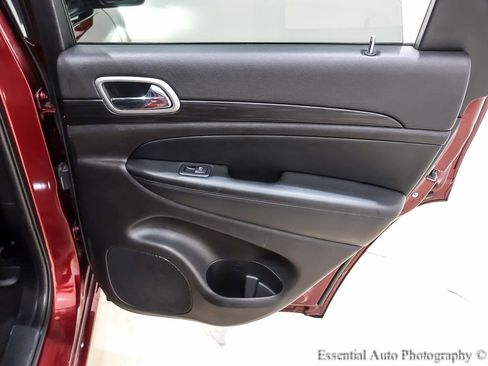 Used 2021 Jeep Grand Cherokee Laredo X image 30