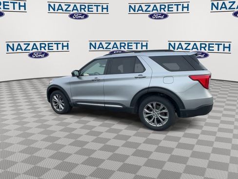 Used 2022 Ford Explorer XLT w/ Equipment Group 202A image 6