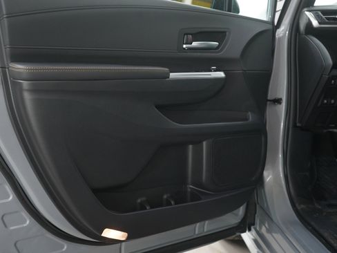Used 2025 Toyota Sienna XLE Woodland Edition image 20