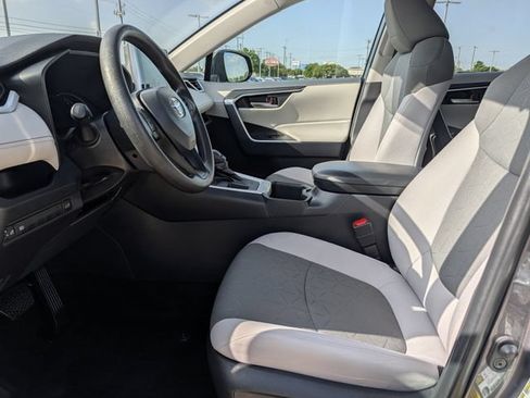 Used 2025 Toyota RAV4 XLE w/ Convenience Package FWD image 26