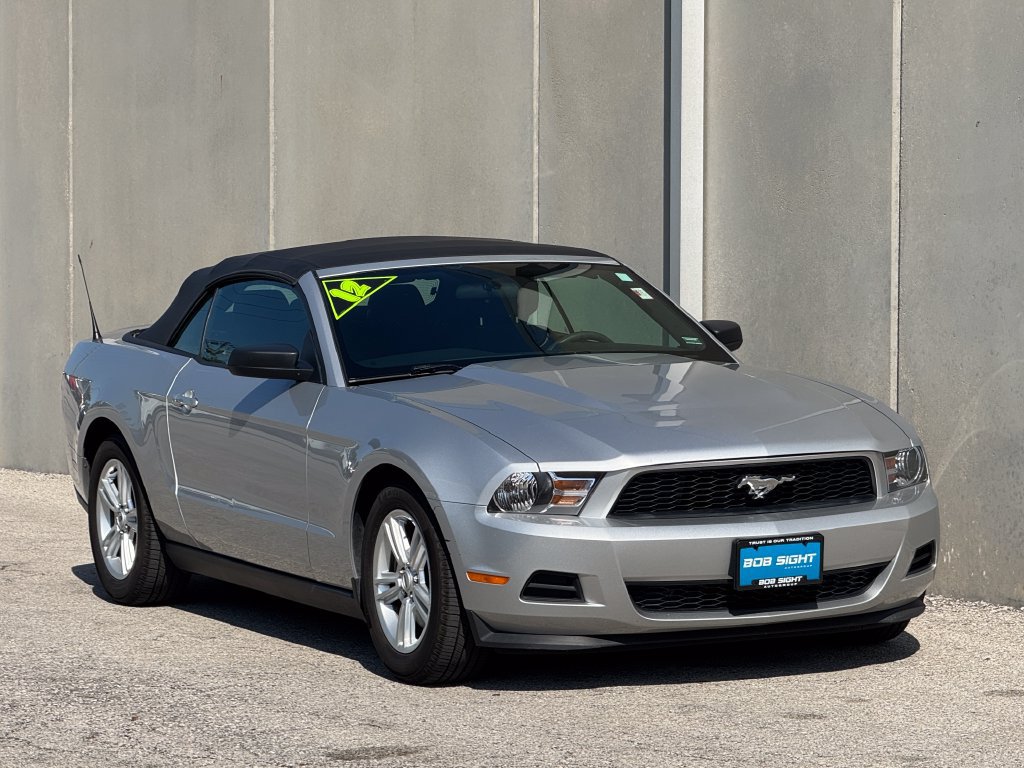 Used 2012 Ford Mustang Convertible RWD image 2