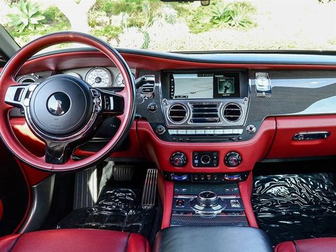 Used 2019 Rolls-Royce Dawn image 21