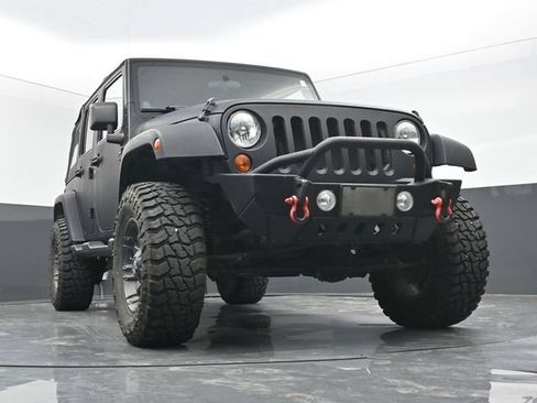 Used 2012 Jeep Wrangler Unlimited Sahara AWD/4WD image 49