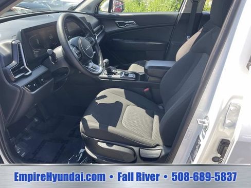 Used 2024 Kia Sportage LX FWD image 17