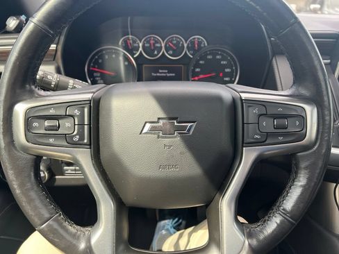 Used 2021 Chevrolet Tahoe Z71 w/ Z71 Signature Package AWD/4WD image 18