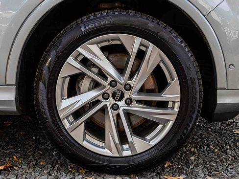 Used 2024 Audi Q7 Premium Plus image 29