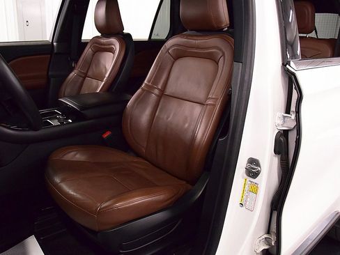 Used 2022 Lincoln Aviator Reserve w/ Equipment Group 201A image 30