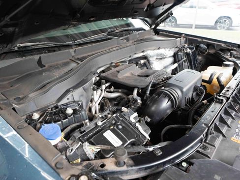 Used 2020 Ford Explorer XLT w/ Equipment Group 202A AWD/4WD image 33