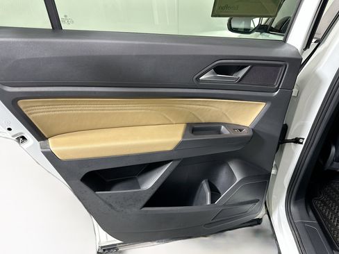 Used 2021 Volkswagen Atlas Cross Sport SE image 27