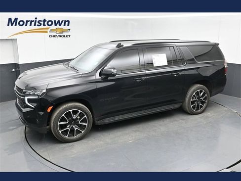 Used 2022 Chevrolet Suburban RST w/ Sport Performance Package image 1