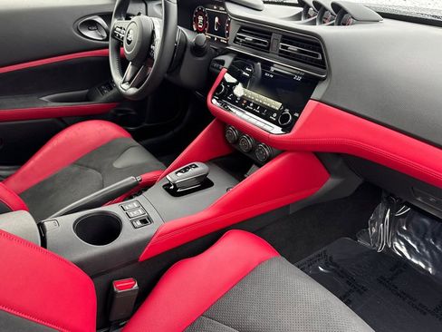 Used 2025 Nissan Z Performance w/ Floor Mat Package RWD image 12