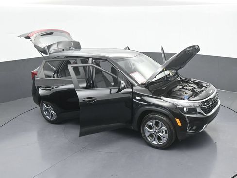 Used 2026 Kia Seltos LX FWD image 70