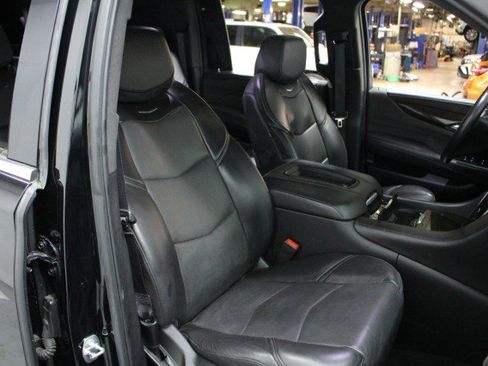 Used 2020 Cadillac Escalade ESV Platinum image 21