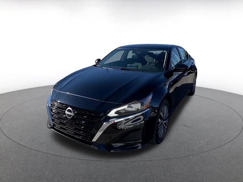 Used 2025 Nissan Altima 2.5 SV image 7