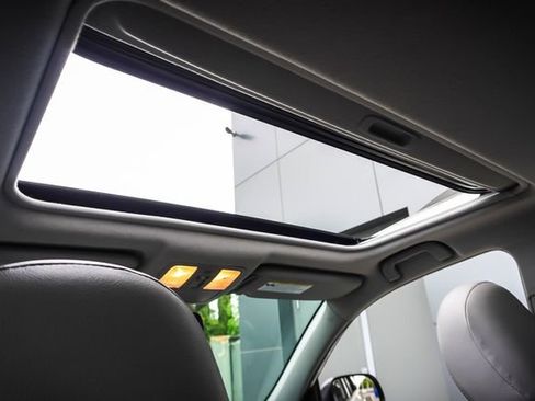 Used 2010 Toyota RAV4 Limited image 21