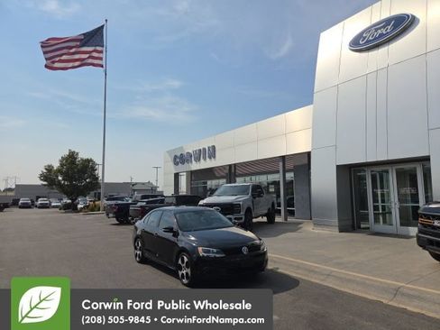 Used 2014 Volkswagen Jetta SE FWD image 2