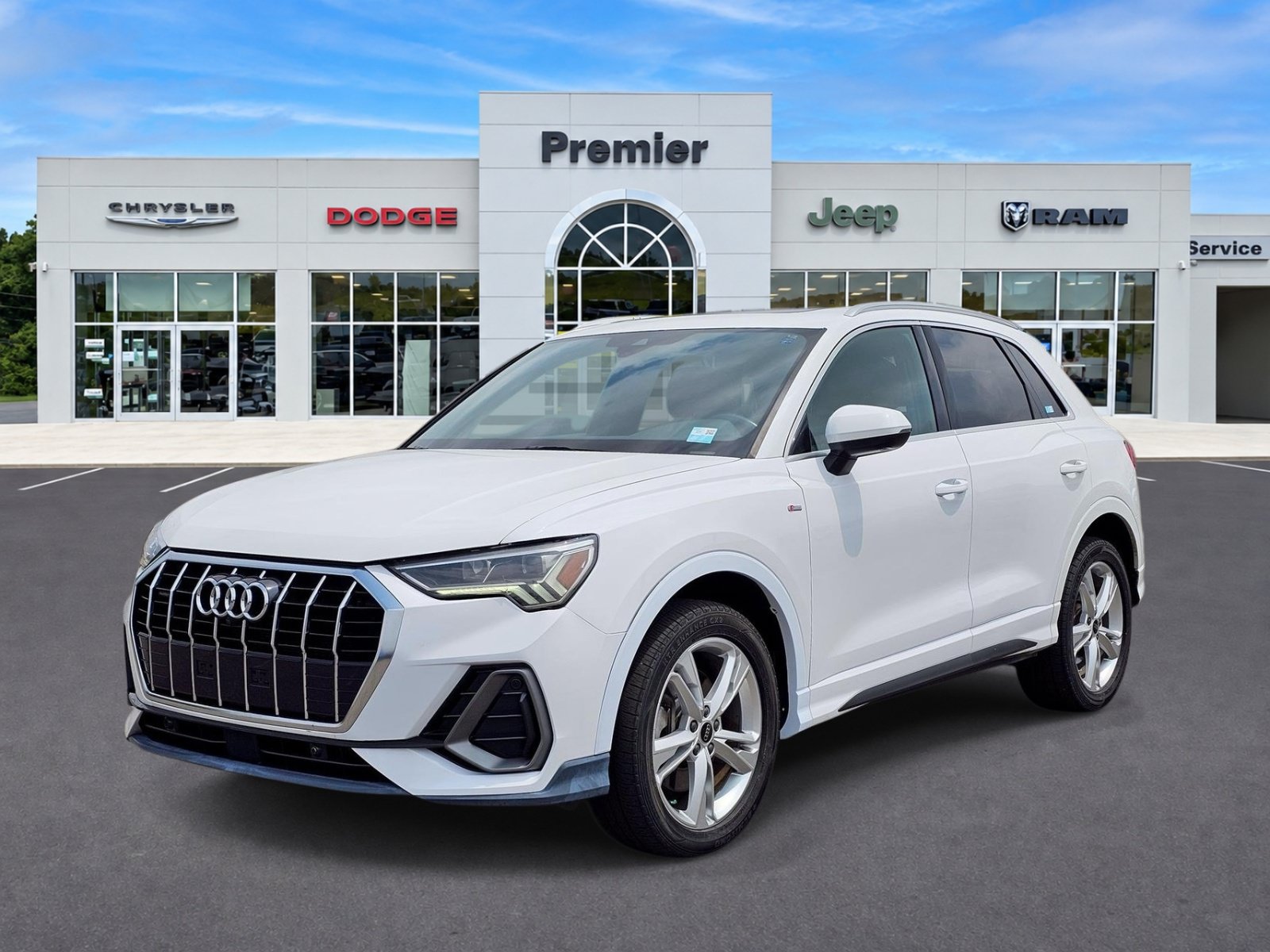 Used 2024 Audi Q3 2.0T Premium Plus AWD/4WD image 1