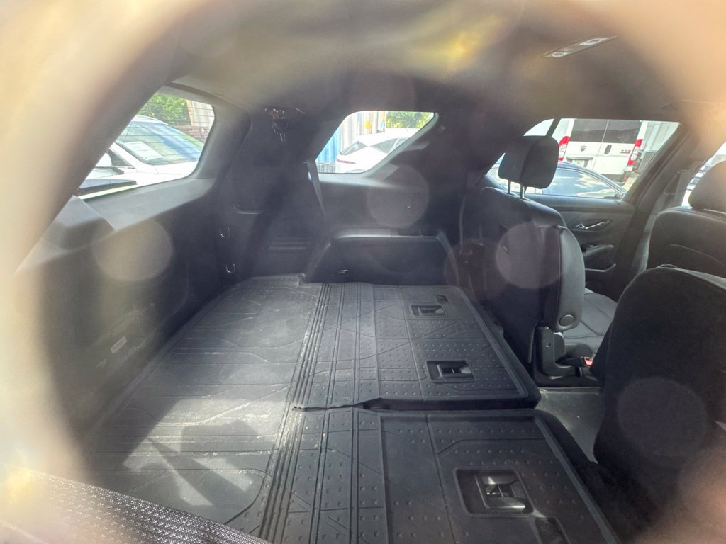Used 2022 Chevrolet Traverse LT FWD image 15