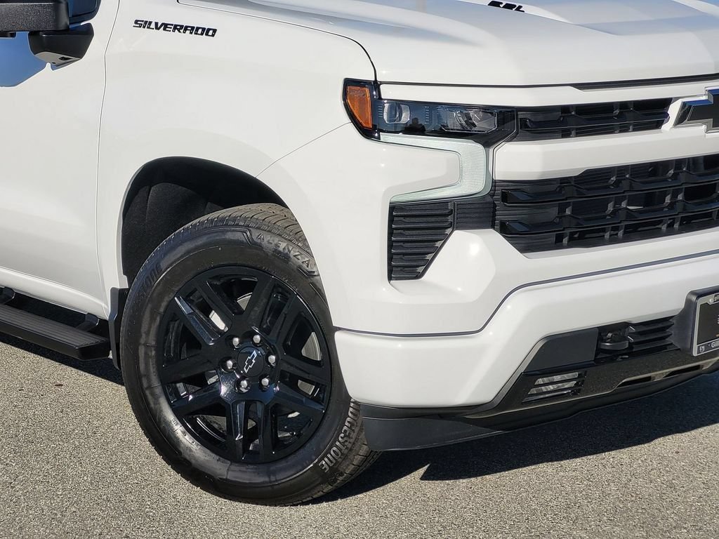 New 2026 Chevrolet Silverado 1500 RST w/ Dark Appearance Package AWD/4WD image 3