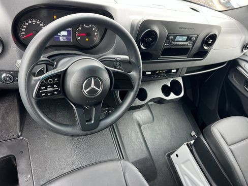 Used 2023 Mercedes-Benz Sprinter 1500 image 11