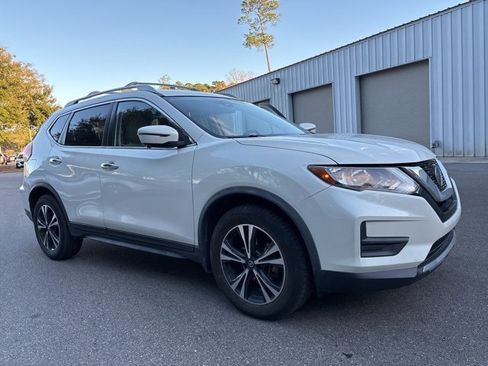 Used 2020 Nissan Rogue SV w/ Premium Package image 1