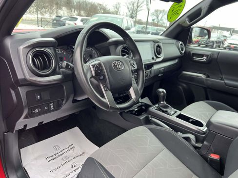 Used 2023 Toyota Tacoma TRD Off-Road image 12