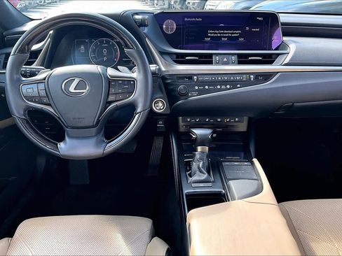 Used 2019 Lexus ES 350 Ultra Luxury w/ Accessory Package image 15