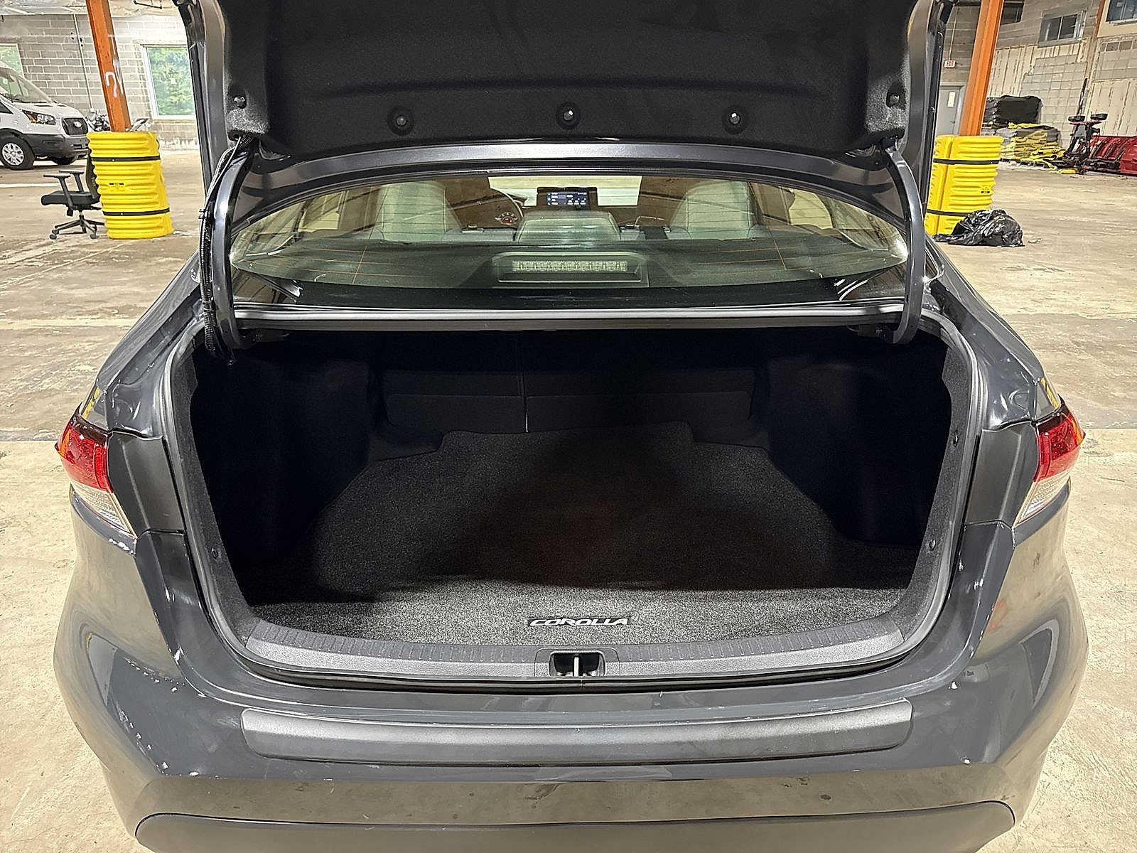 Used 2023 Toyota Corolla LE w/ Carpet Mat Package (TMS) FWD image 11