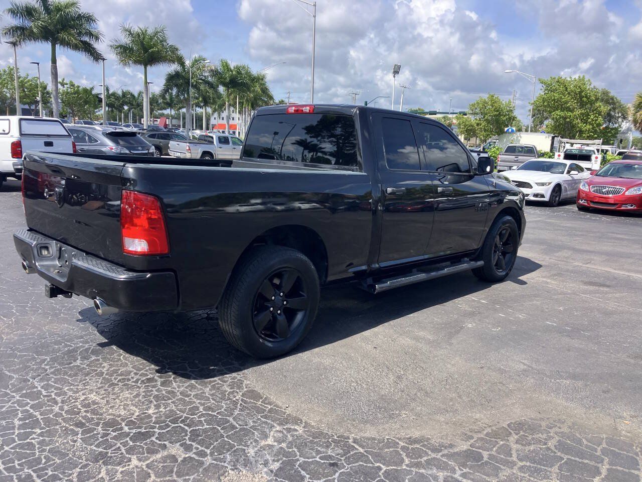 Used 2017 RAM 1500 Express w/ Black Ram 1500 Express Group RWD image 4