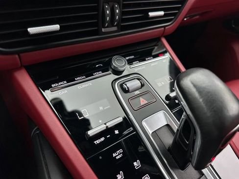 Used 2021 Porsche Cayenne GTS AWD/4WD image 29