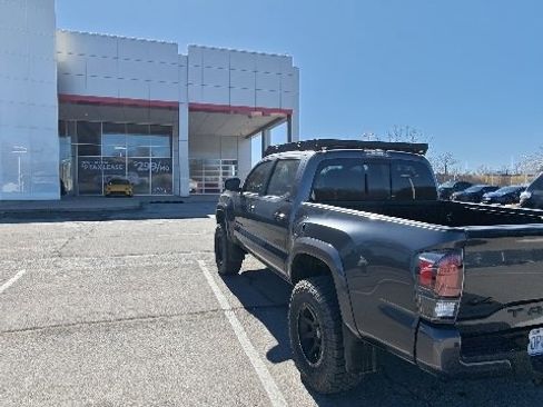 Used 2021 Toyota Tacoma Limited w/ Nightshade Package image 17