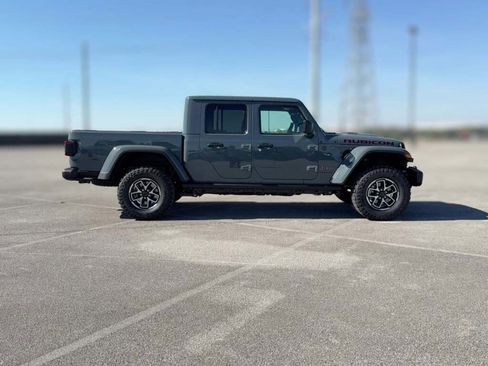 New 2025 Jeep Gladiator Rubicon image 14