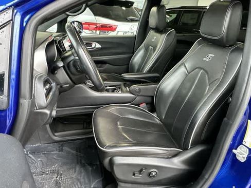 Certified 2021 Chrysler Pacifica Limited w/ Premium & Safety Sphere Group AWD/4WD image 32