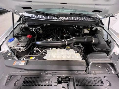 Used 2024 Ford Expedition XLT image 27