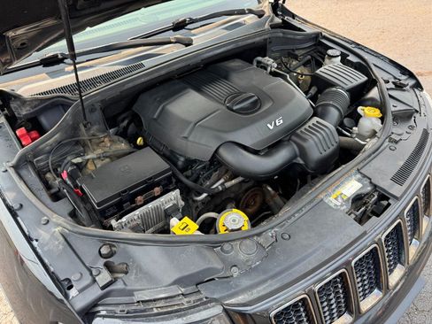 Used 2015 Jeep Grand Cherokee Overland AWD/4WD image 26