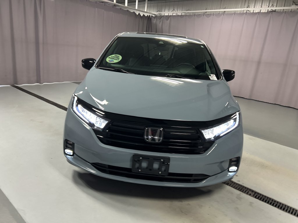 Used 2023 Honda Odyssey Sport image 2