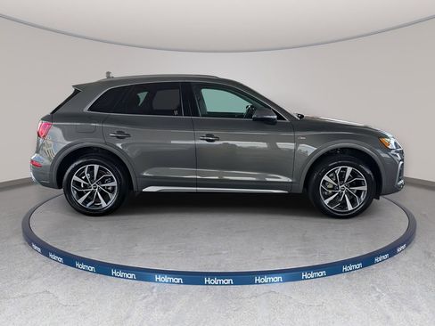 Used 2023 Audi Q5 2.0T Premium w/ Convenience Package image 5