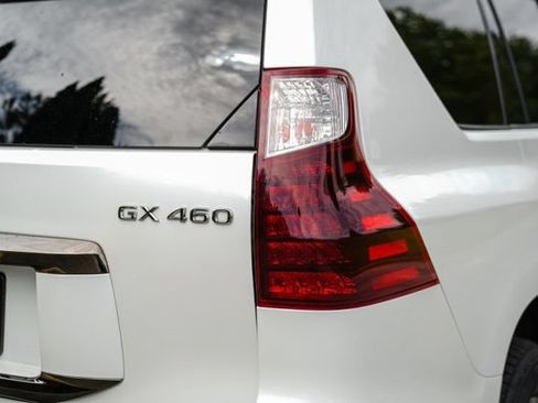 Used 2022 Lexus GX 460 w/ Black Line Special Edition AWD/4WD image 17