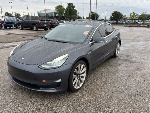 Used 2018 Tesla Model 3 Mid Range RWD image 1