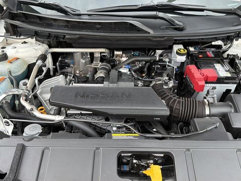 Used 2024 Nissan Rogue S FWD image 32