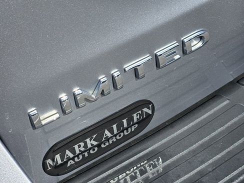 Used 2024 Ford Expedition Limited AWD/4WD image 12